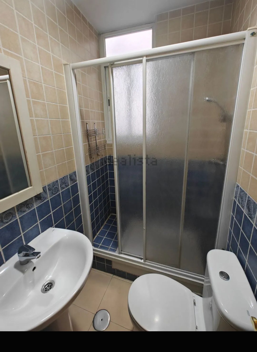 Baño compartido de la Residencia Santa Gema