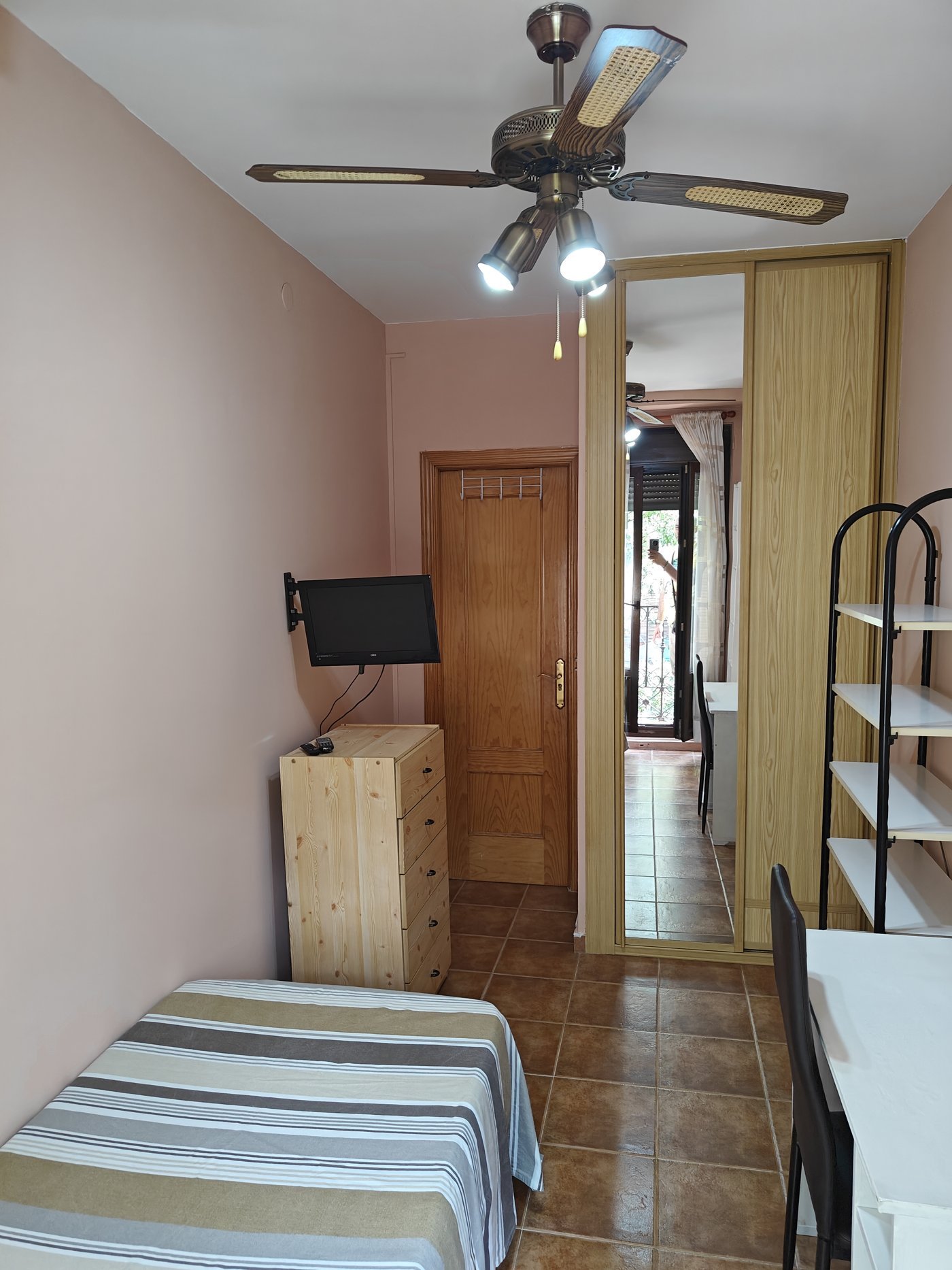 Habitación estándar en la Residencia Santa Gema